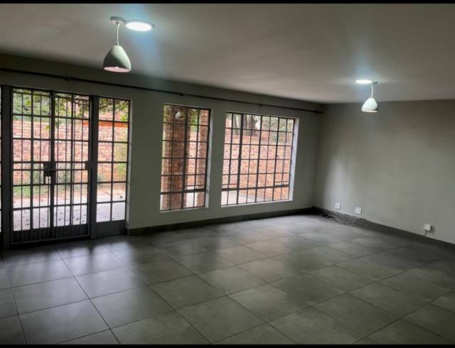 3 BEDROOM TOWNHOUSE FOR SALE IN BROOKLYN